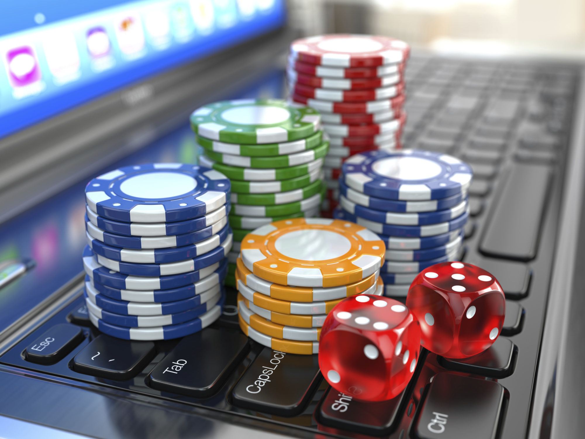 What tips will help a beginner to play in an online casino?